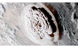 Imagem de satélite da erupção