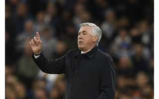 Carlo Ancelotti não se quis se aprofundar no tema Mbappé (Foto: OLI SCARFF / AFP)