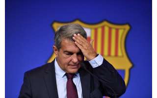 Joan Laporta disse estar decepcionado com o elenco do Barcelona (Foto: PAU BARRENA / AFP)