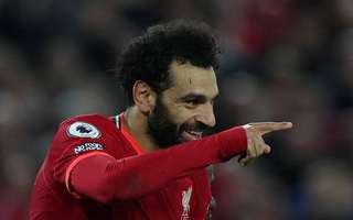 Salah diz que fica no Liverpool na próxima temporada apesar de contrato no fim