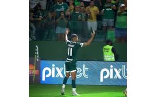 Pedro Raul fez o gol da vitória (Foto: Hely Maia | Goiás EC)