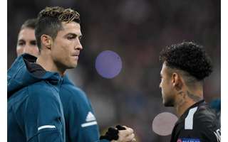 Cristiano Ronaldo está na mira do Chelsea (GABRIEL BOUYS/AFP)