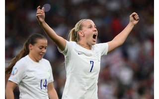 Mead marcou o gol da vitória inglesa (FRANCK FIFE/AFP)