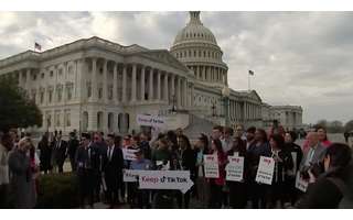 TikTok users protested in the US Parliament today, Wednesday (22).