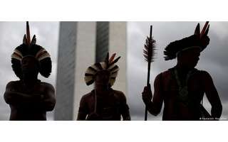 No Brasil, o termo "índio" para designar os povos originários começou a ser questionado a partir dos anos 1970