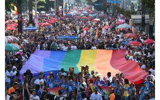 A Parada do Orgulho LGBT+ de SP, organizada por militantes e ativistas, cresceu até tornar-se a maior Parada LGBT do mundo