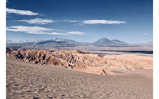 O lugar sofre com a ausência de precipitação - quando água congelada se forma na atmosfera e cai de volta na Terra. Este processo pode ocorrer de diversas maneiras como chuva, granizo ou neve