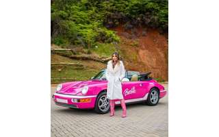 Empresária faz plotagem rosa em Porsche para lançamento de 'Barbie' em  Balneário Camboriú, Santa Catarina