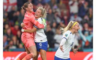 England celebrates qualifying for the quarter-finals after a penalty shootout