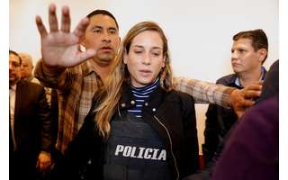 Andrea González se postula para presidente de Ecuador.  Las elecciones se celebraron el 20 de agosto.