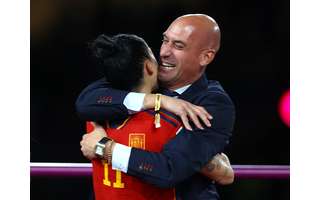 Durante la celebración, Rubiales besó al jugador español sin consentimiento