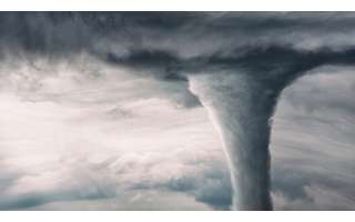 Diferentemente dos ciclones, os tornados são visíveis devido ao funil de vento