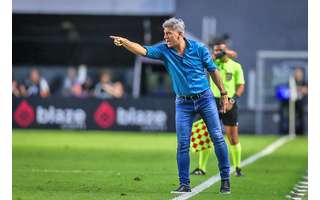 Renato Gaúcho durante jogo contra o Santos –