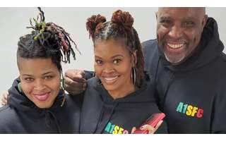 Rasheeda Watts-Pearson (à esquerda) tem trabalhado com A1 Stigma Free para aumentar a conscientização sobre o impacto da epidemia de fentail na comunidade afro-americana de Cincinnati, Ohio