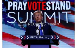 O ex-presidente dos EUA e candidato presidencial republicano Donald Trump discursa em evento em Washington 15/09/2023 REUTERS/Jonathan Ernst