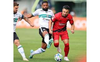 Coritiba é gigante em cima do Athletico e vence após oito jogos