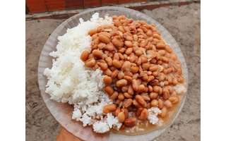 Arroz e feijão, o prato mais tradicional em todo o Brasil 
