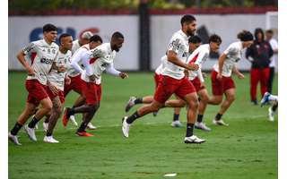 Elenco do Flamengo em treino no Ninho Elenco do Flamengo em treino no Ninho