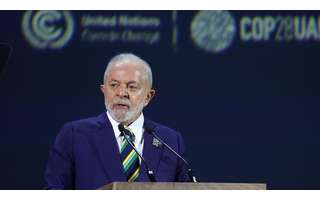 "É hora de enfrentar o debate sobre o ritmo lento da descarbonização do planeta", disse Lula