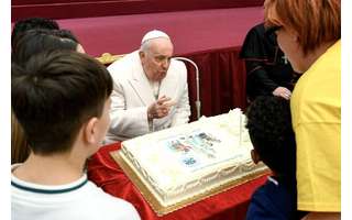 The Pope's birthday party in Paul VI's room even included a cake