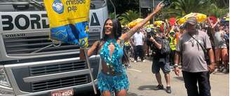 Pocah leva milhares ao Ibirapuera e estreia música nova no carnaval de São Paulo 