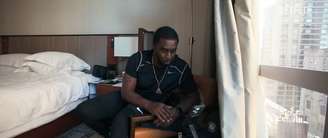 Sean 'Diddy' Combs fala com advogados em cena de 'Sean Combs: O Acerto de Contas', novo documentário da Netflix