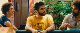 Wagner Moura usou uma camisa da troça de Olinda Pitombeira dos Quatro Cantos em uma cena de 'O Agente Secreto'