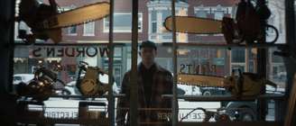 Charlie Hunnam interpreta o assassino Ed Gein em nova série da Netflix