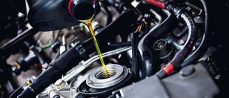 Óleo lubrificante: essencial para o carro.