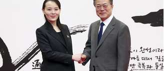 A norte-coreana Kim Yo-jong em encontro com o presidente da Coreia do Sul, Moon Jae-in.