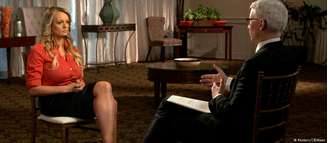 Atriz pornô Stormy Daniels, durante entrevista à TV CBS