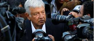 Andrés Manuel López Obrador, de 64 anos, é chamado de Amlo pelos seus apoiadores e tenta pela terceira vez chegar à presidência