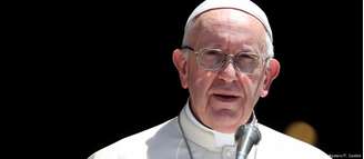 Vaticano afirma que papa está no lado das vítimas
