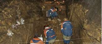 Caverna na Sibéria onde foi encontrado o fragmento de osso que comprovou o cruzamento entre neandertal e dnisovan
