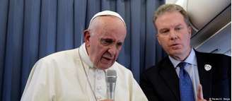 Papa Francisco participa de entrevista coletiva a bordo de avião, após visita de dois dias à Irlanda