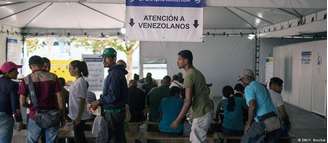 Venezuelanos na cidade de Pacaraima, em Roraima