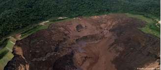 Vista aérea da barragem de Brumadinho depois da tragédia