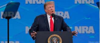 Trump fez anúncio durante encontro anula do lobby pró-armas NRA, que fez doações substanciais para sua campanha em 2016