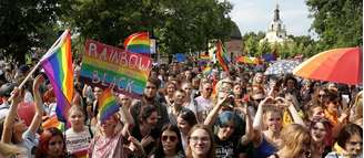 Em 20 de julho, a cidade de Bialystok celebrou sua parada do orgulho LGBT, que acabou alvo de ataques