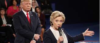 Hillary Clinton e Donald Trump em debate eleitoral: além de insultos e calúnias, futuro presidente empregou táticas de "bully"  em 2016