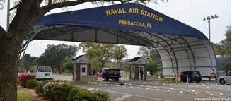 A base aeronaval de Pensacola abriga mais de 16.000 militares e 7.400 funcionários civis
