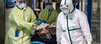 Na China, ao menos 17 estrangeiros recebem tratamento por suspeita de infeção pelo coronavírus