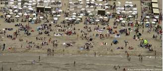 Blankenberge, na Bélgica, no último sábado: onda de calor tem lotado cidades costeiras