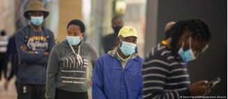 Sete das nove províncias da África do Sul já registraram casos da variante ômicron