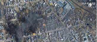 Imagem de satélite mostra locais atingidos por bombardeios em Mariupol, no sudeste da Ucrânia