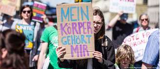 Em Munique, mulheres foram às ruas contra o Parágrafo 219