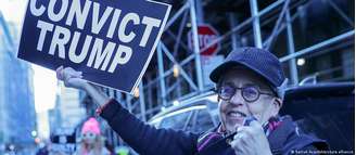 Em Nova York, manifestantes pedem condenação de Trump 