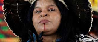 "Queremos acabar com esse conflito armado que deixou tantas vítimas", diz Sonia Guajajara sobre a situação na TI Yanomami, onde equipes de fiscalização e segurança atuam para expulsar garimpeiros