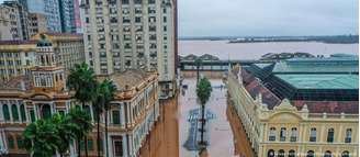 Águas do Guaíba ultrapassaram nível histórico e tomaram centro de Porto Alegre, capital do estado