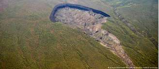 Localizado na República de Sakha, na região oriental da Rússia, cratera de um quilômetro de extensão foi descoberta em 1991